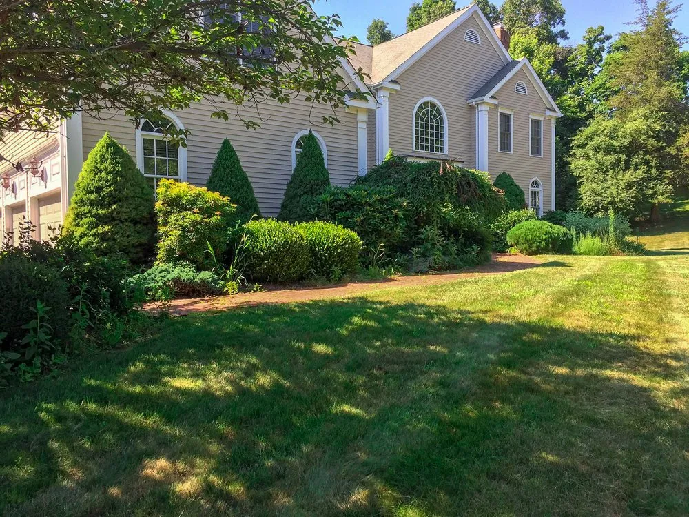 Reliable outdoor landscaping for beautiful yards in Danbury, CT by V&G Outdoor Solutions