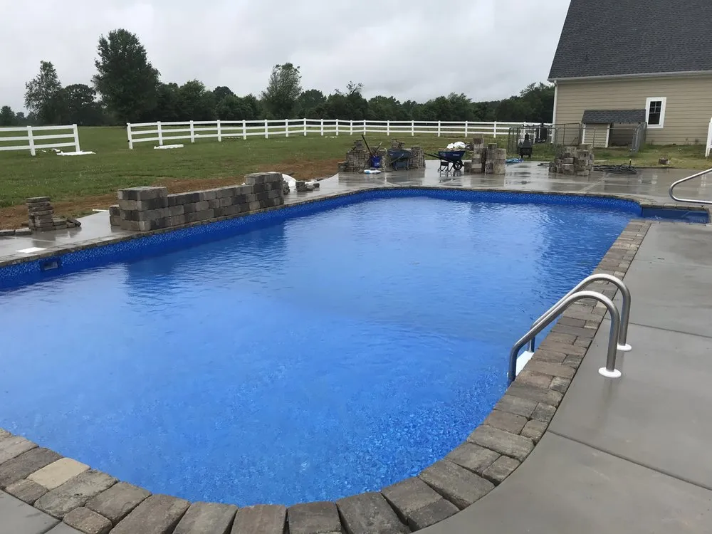 Local yard maintenance in Decatur, AL - V&H Tree Service & Hernandez Landscaping