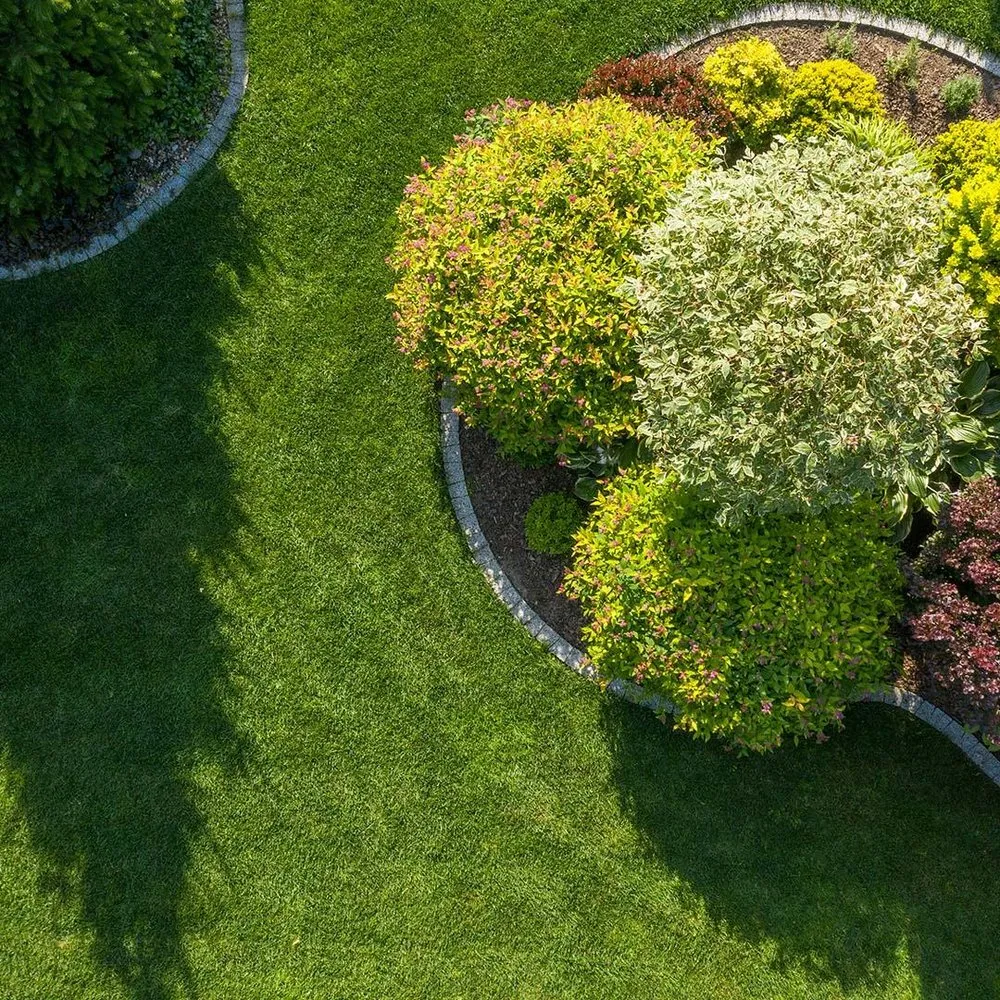 Custom outdoor landscaping in Middletown, OH - Vibrant