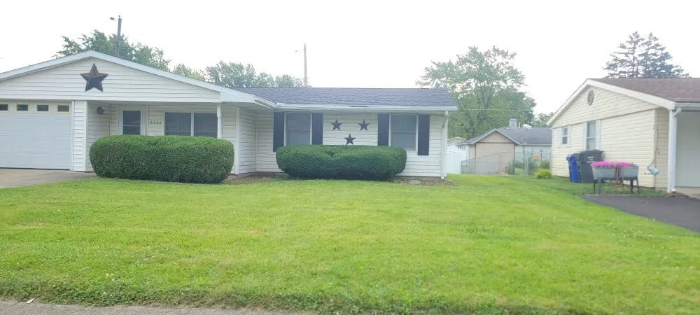 Professional yard cleanup service in Kokomo, IN - Vibrant Pro Service