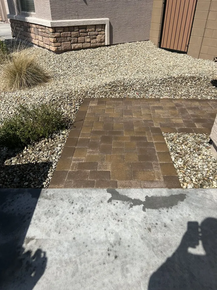 Reliable residential landscaping experts serving El Mirage, AZ - Vibrant Vistas Landscaping and Hardscape