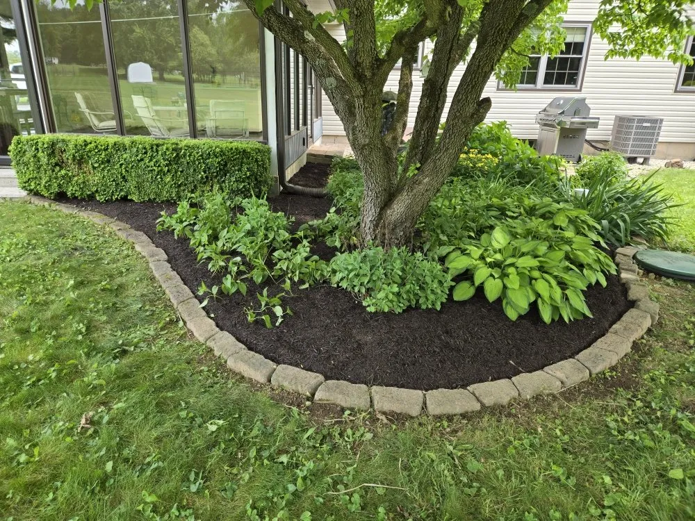Professional garden landscaping experts serving Pottsville, PA - Vic Alvins Lawncare & Landscape Service