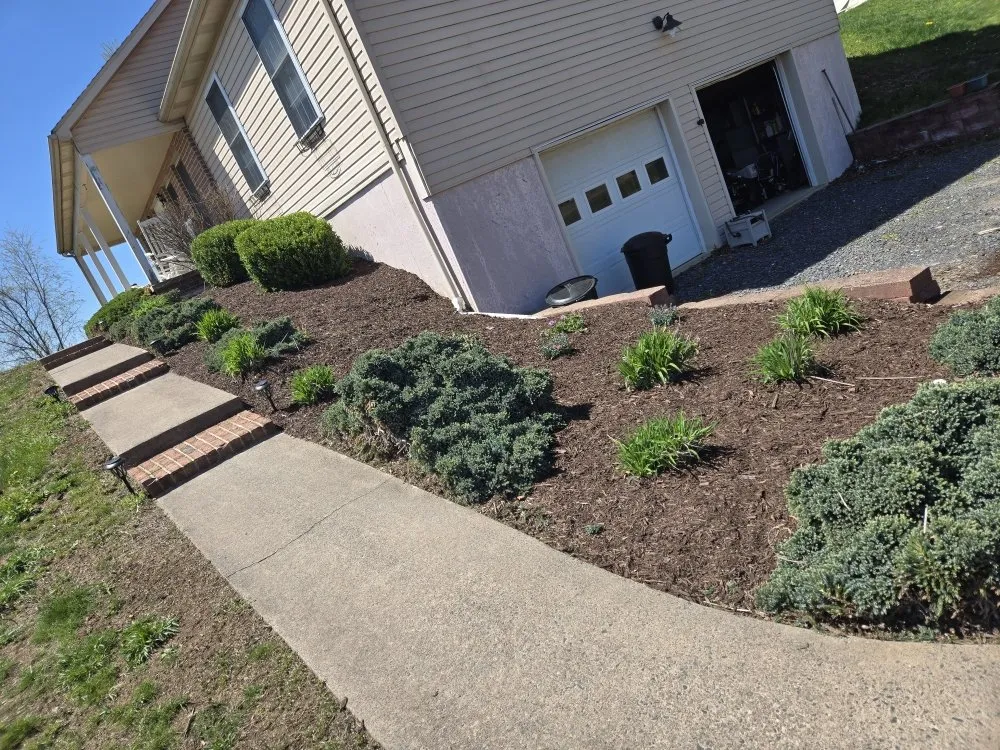 Affordable yard maintenance for beautiful yards across Pottsville, PA - Vic Alvins Lawncare & Landscape Service