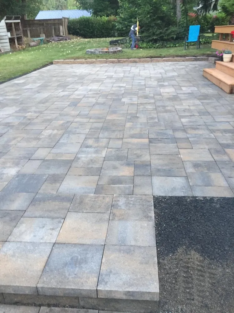 Custom yard maintenance in Belfair, WA - Vicente Landscapes