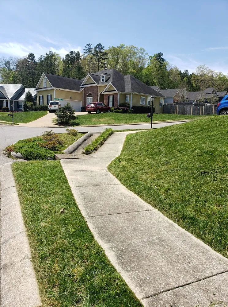 Local lawn mowing service experts serving Chattanooga, TN - Vicente Landscaping