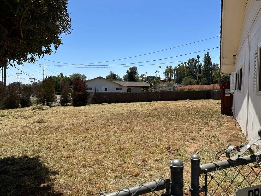 Custom yard cleanup service for homes across Escondido, CA - Vicente Lanscape