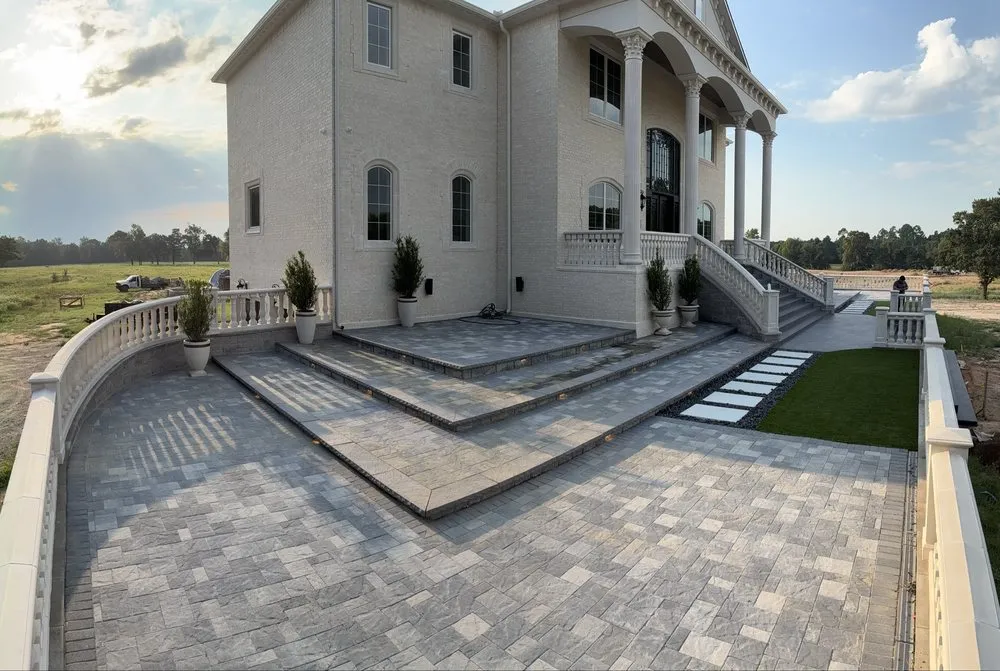 Trusted lawn care service in Tyler, TX - Vicente Outdoor Living