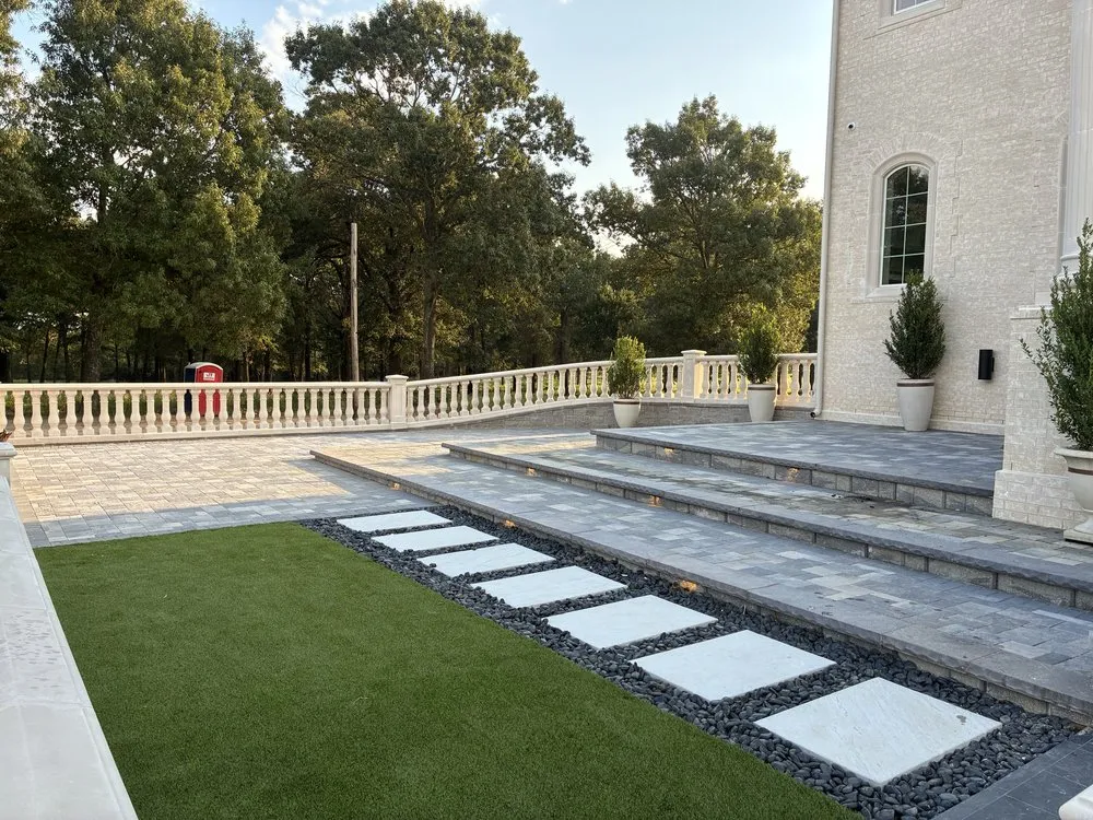 Top-rated lawn mowing service in Tyler, TX - Vicente Outdoor Living