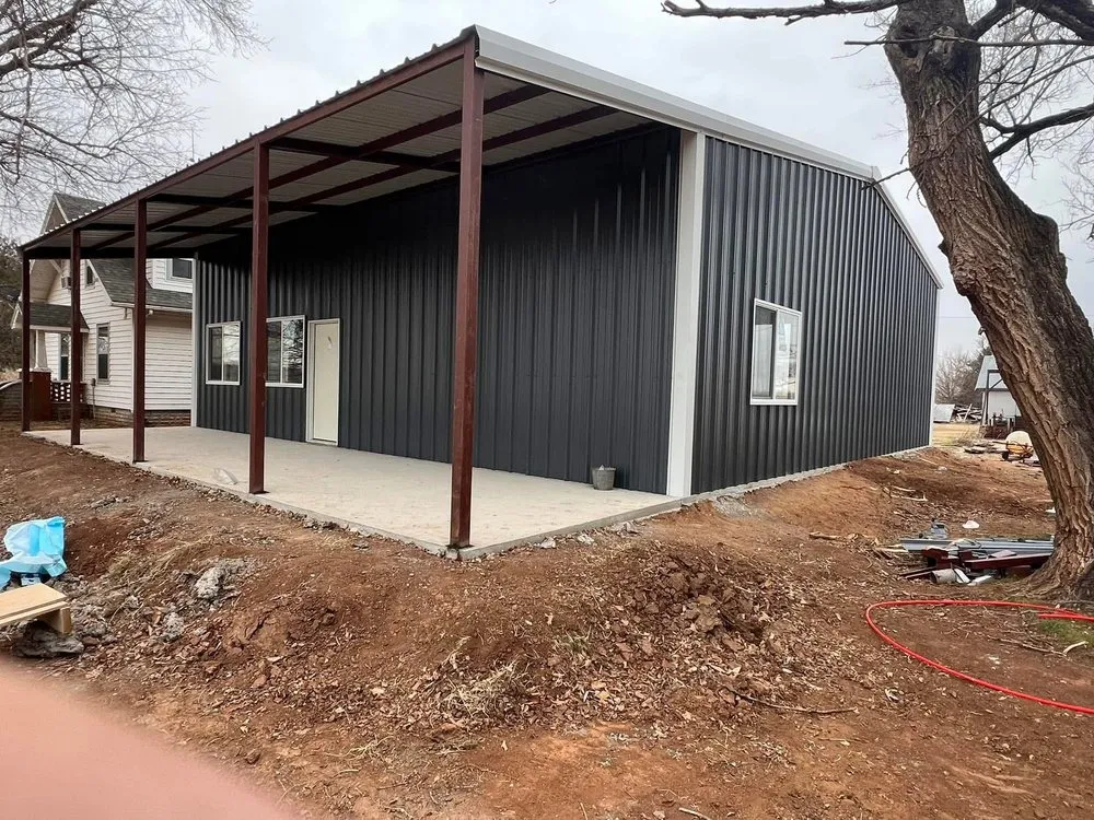 Reliable yard maintenance in Enid, OK - Vic’s Hernandez concrete