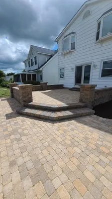 Vic's Landscaping Logo