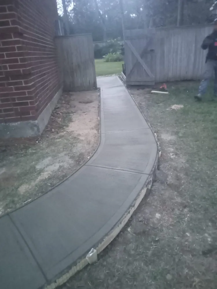 Custom yard cleanup service for residential properties in Humble, TX by Victor Arriaga Tree Service