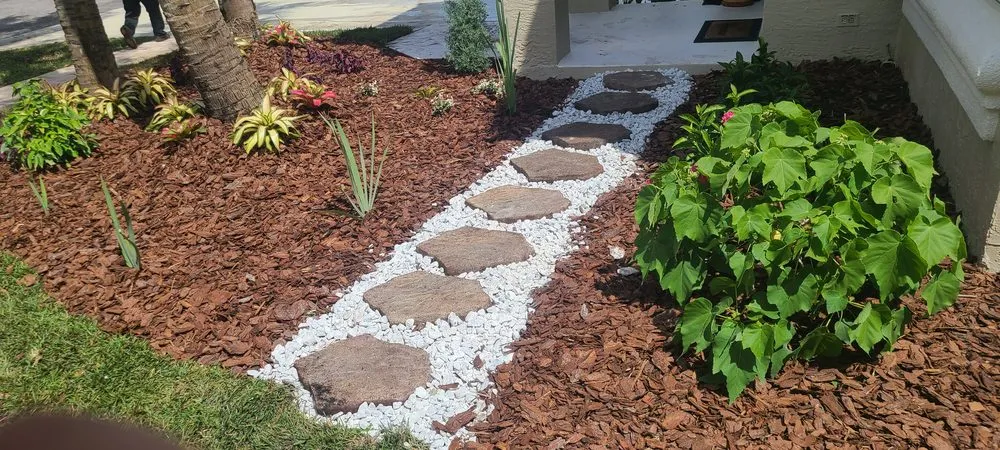 Custom lawn care service experts serving West Palm Beach, FL - Victor Garcia Landscaping