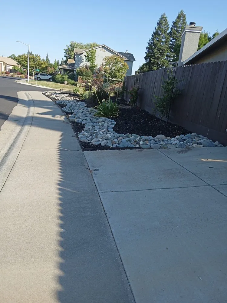 Custom outdoor landscaping in Riverside, CA by Victor Landscaping