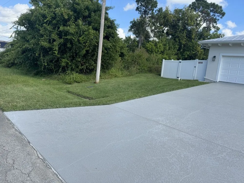 Custom lawn care service in Port St. Lucie, FL by Victor Lawn Care