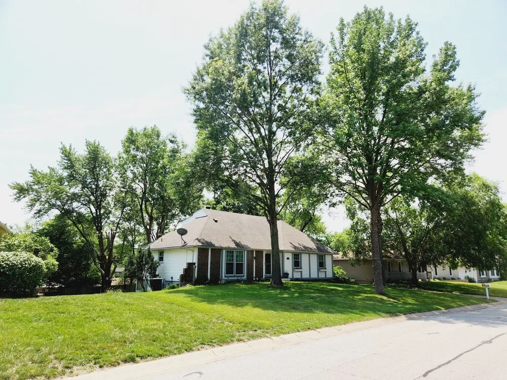 Trusted outdoor landscaping in Kansas City, MO by Victor Tree Service