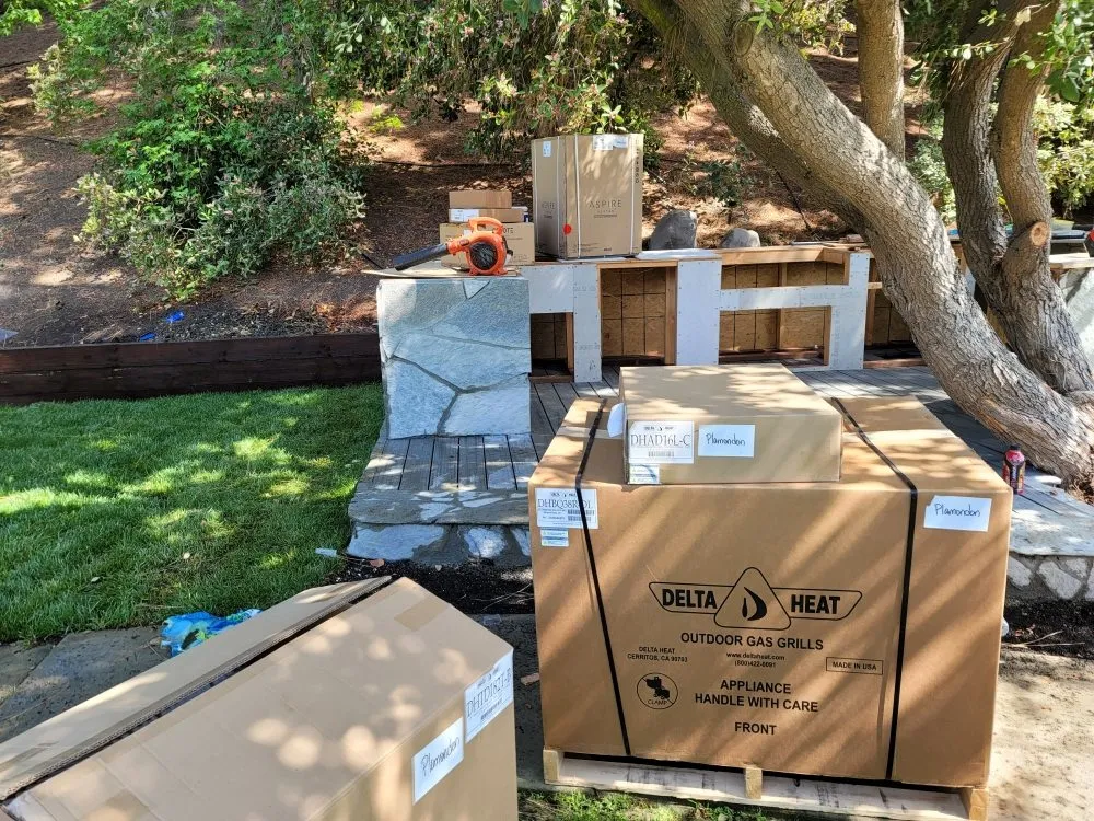 Professional yard cleanup service in Lake Elsinore, CA - Victorias Landscaping and Trees Service