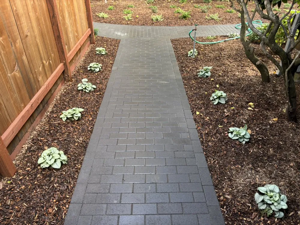 Top-rated lawn mowing service for homes in Sonoma, CA by Victor's Clean Ups & Landscaping