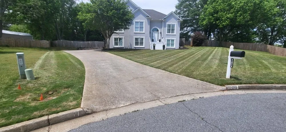 Top-rated yard maintenance in Cumming, GA by Victor's Landscaping