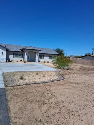 Victor's Yard Clean Ups Services Logo