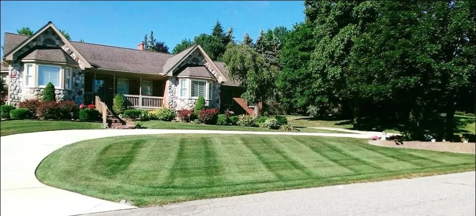 Reliable lawn mowing service experts serving Shelby Township, MI - Victory Lawnscape