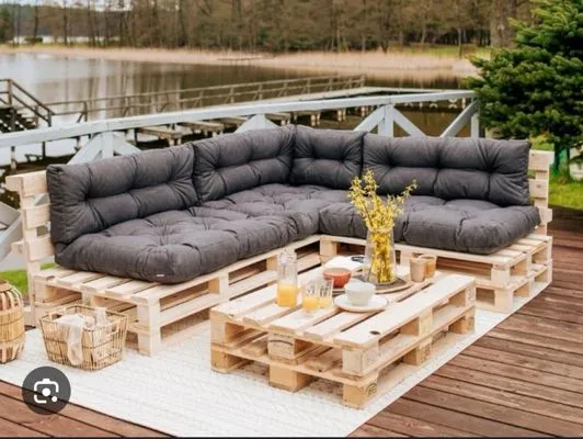 Vidalez Construction & Landscaping Logo