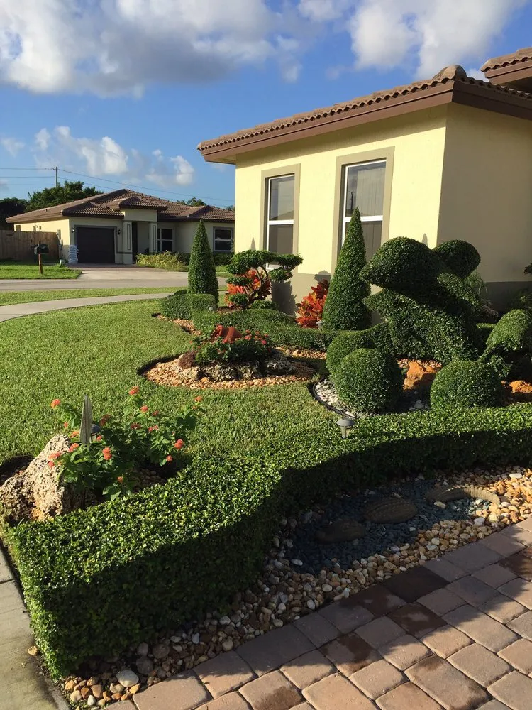 Top-rated residential landscaping for homes in Homestead, FL by Vidal's Lawn Service