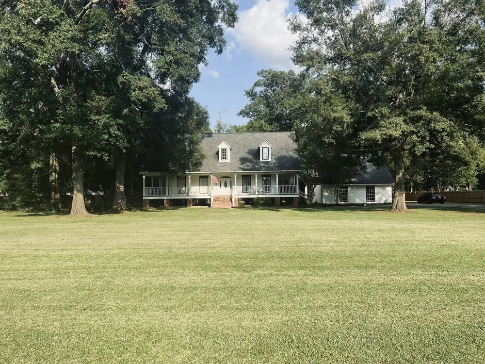 Custom outdoor landscaping experts serving Denham springs, LA - Vidrine’s Tru Green Lawn Care