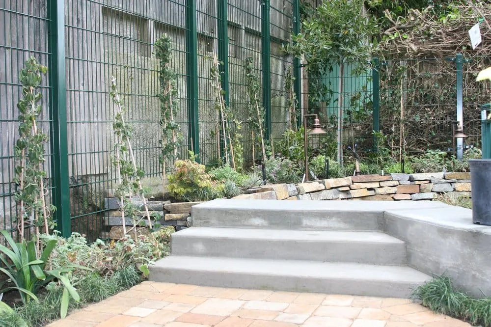 Reliable landscaping services in San Francisco, CA by Viet's Landscaping