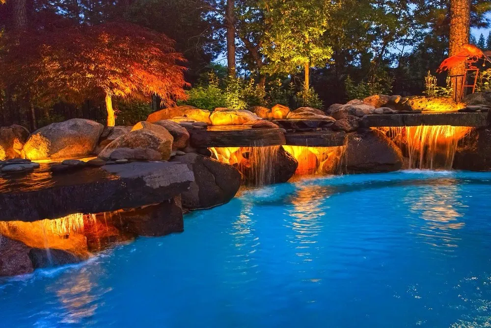 Professional outdoor landscaping in Sacramento, CA - Viewpoint Lighting