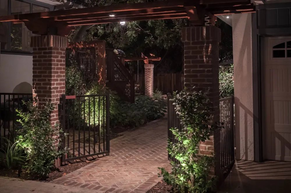 Professional yard maintenance experts serving Sacramento, CA - Viewpoint Lighting