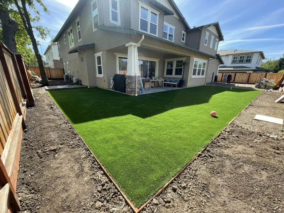 Local yard cleanup service in El Cerrito, CA by Vigil Pave An Lanscapin