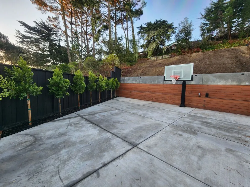 Expert landscape design for year-round maintenance in Daly City, CA by Vigorous Landscaping