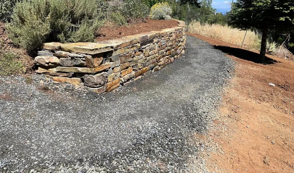 Custom lawn mowing service experts serving Springfield, OR - Viking Design