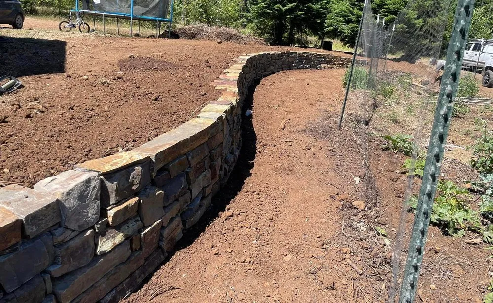 Affordable landscape installation experts serving Springfield, OR - Viking Design