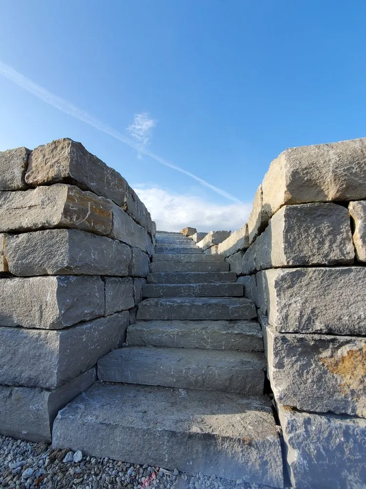 Professional landscaping services experts serving Gallatin, MO - Viking Dirtworks and Landscaping