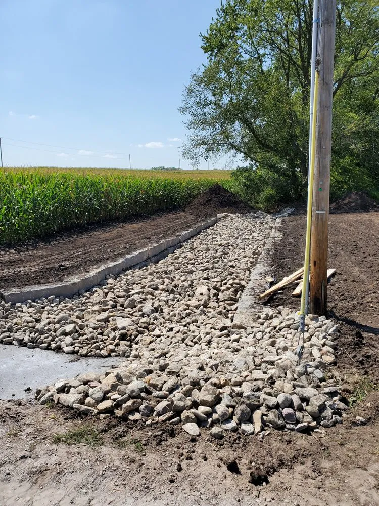 Expert garden landscaping near you across Gallatin, MO - Viking Dirtworks and Landscaping