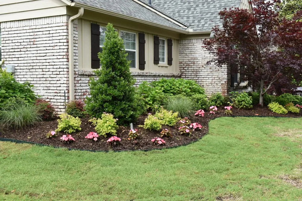 Top-rated lawn care service in Tulsa, OK - Viking Landscape