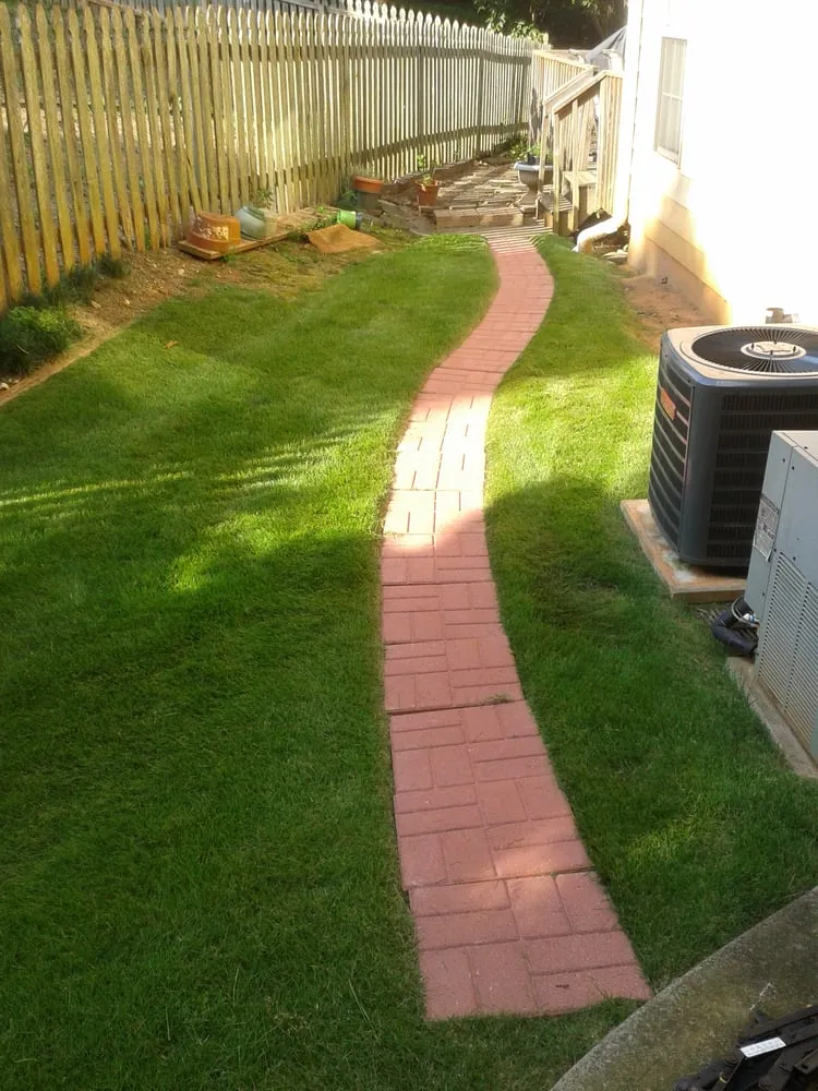 Affordable yard cleanup service in Woodstock, GA - Viking Lawncare Services