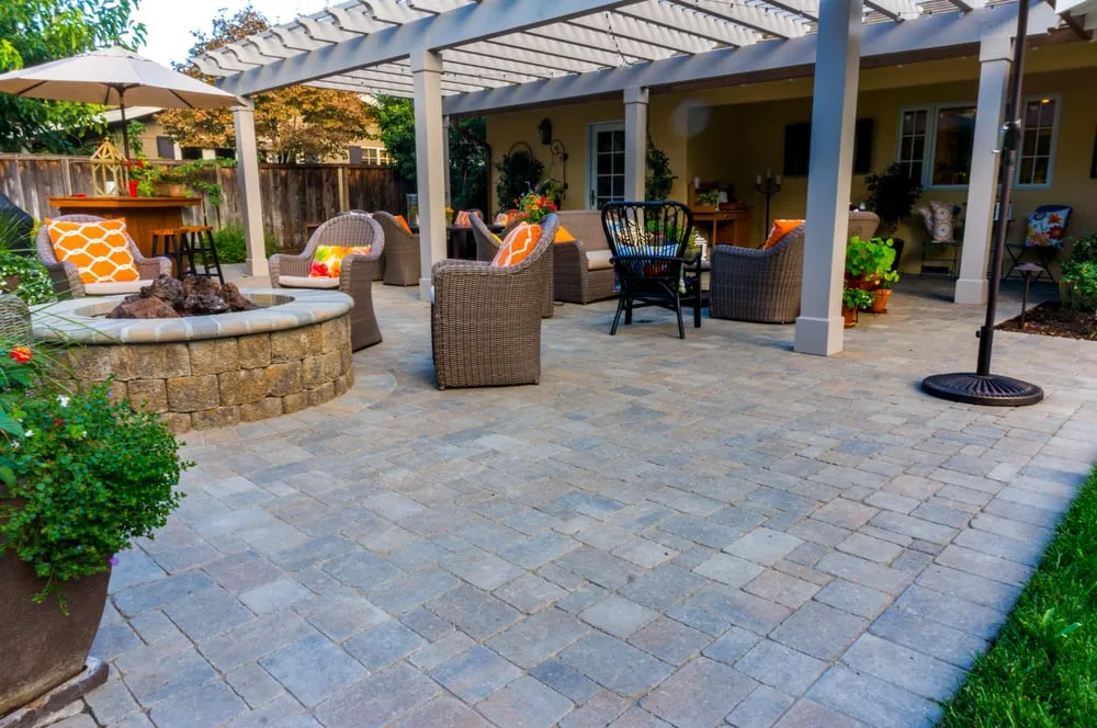 Expert yard cleanup service in Richmond, CA - Viking Pavers