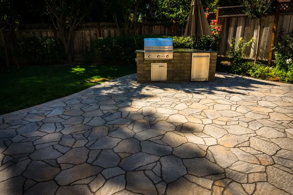 Expert yard maintenance in Richmond, CA - Viking Pavers