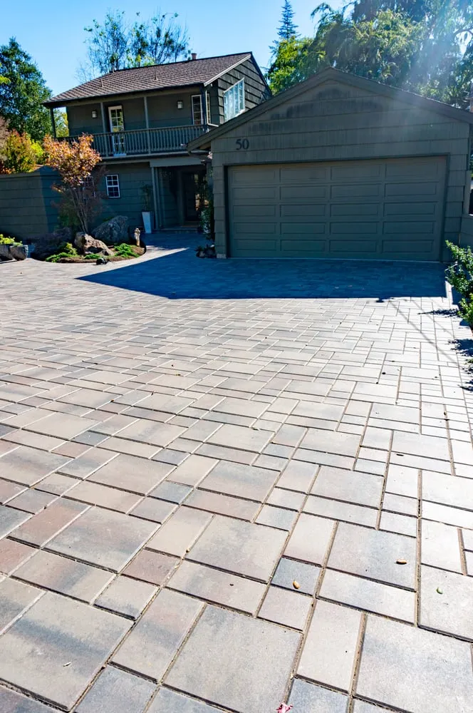 Affordable lawn mowing service experts serving Richmond, CA - Viking Pavers