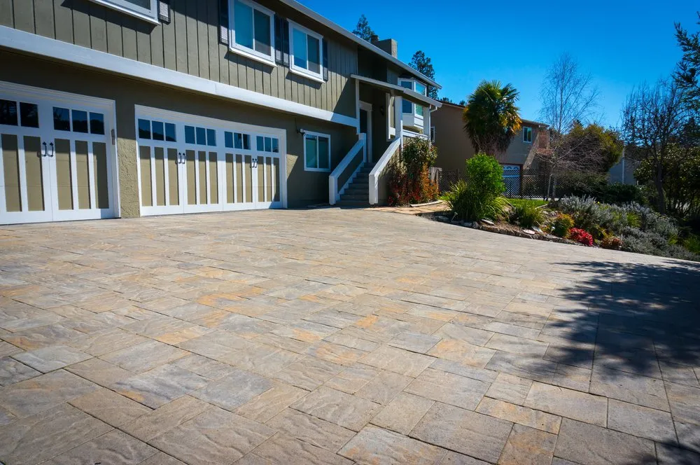Local lawn care service in Richmond, CA - Viking Pavers