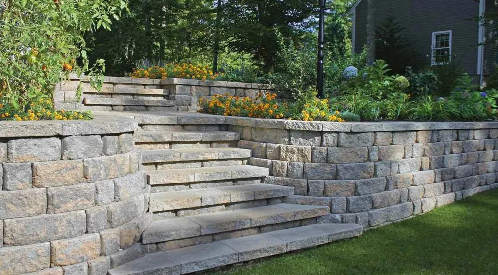 Reliable yard maintenance in Richmond, CA - Viking Pavers