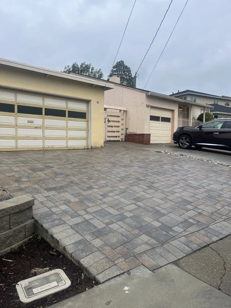 Professional lawn mowing service experts serving Millbrae, CA - Vilchez Landscaping