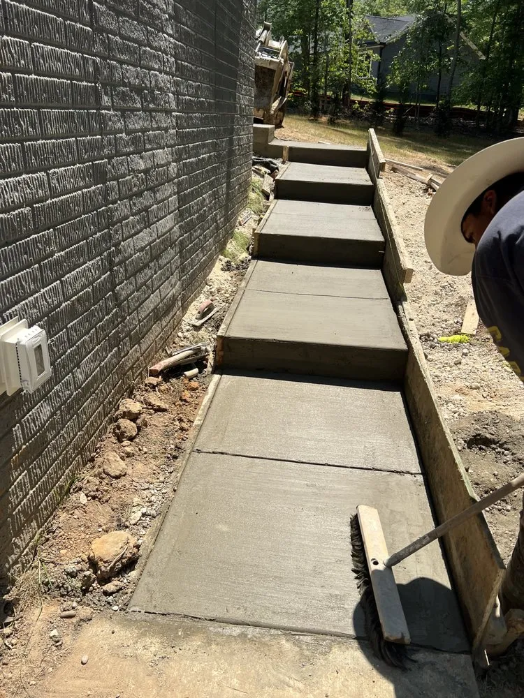 Affordable landscape installation for year-round maintenance in Hughesville, MD by Villa Construction