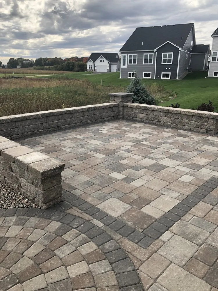 Local outdoor landscaping experts serving Brooklyn Park, MN - Villa Landscapes