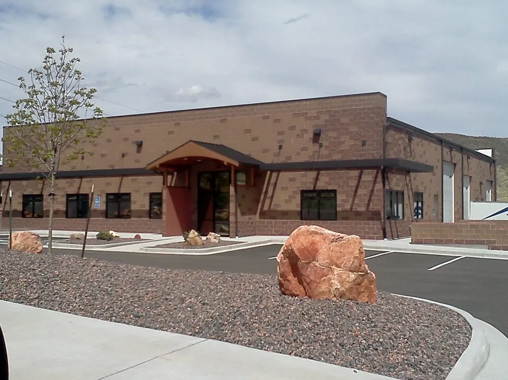 Local lawn mowing service experts serving Thornton, CO - Villa Masonry