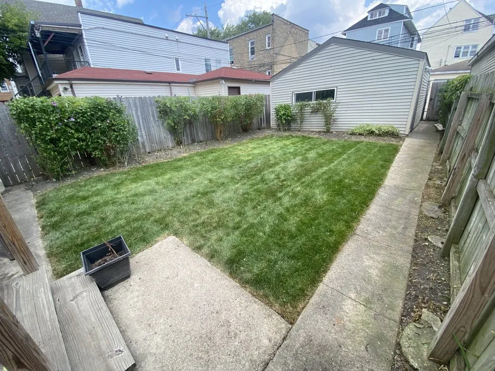 Expert lawn care service in Chicago, IL - Villa Property Maintenance