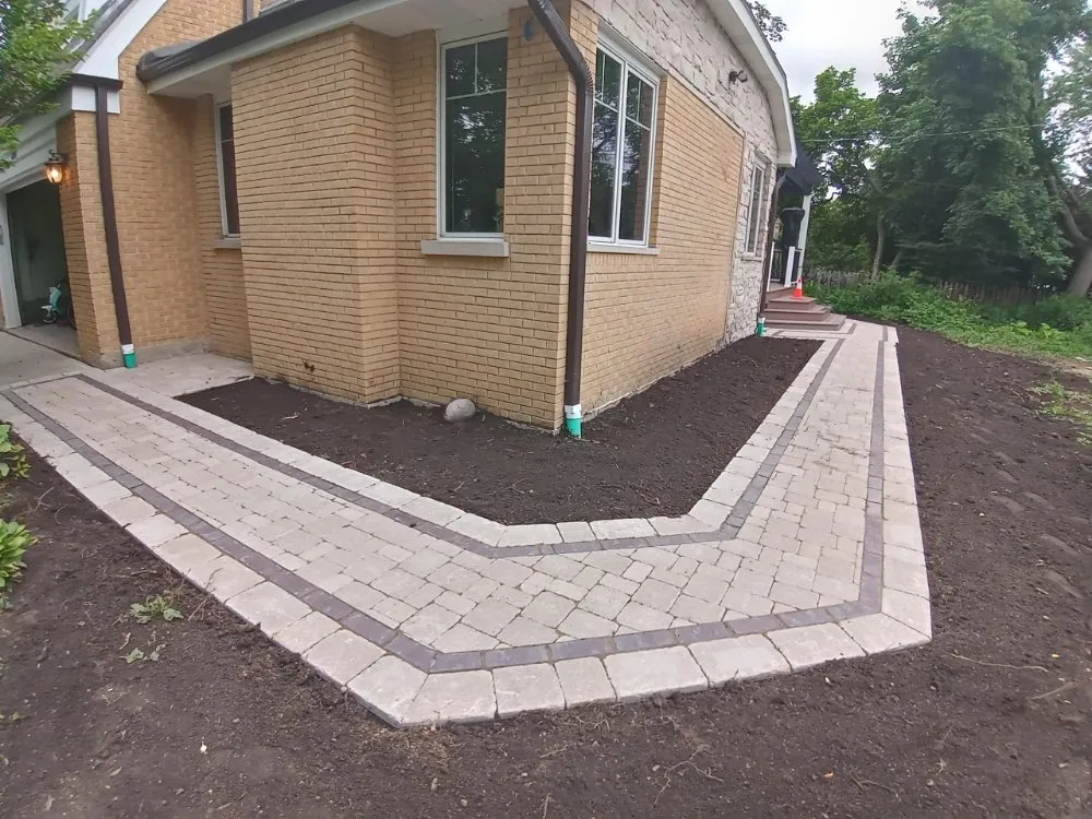 Trusted yard maintenance experts serving Chicago, IL - Villafranca Landscaping