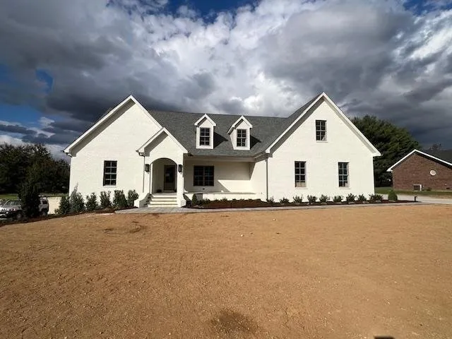 Trusted garden landscaping for beautiful yards across Elizabethtown, KY - Village Green Landscaping